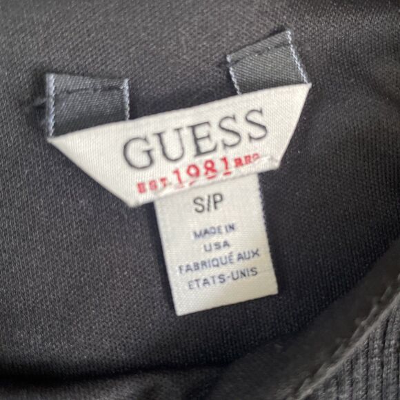 GUESS Ribbed Crop Top Tank Cami Size Small Black EUC Women’s Cropped Pointed Hem - Picture 2 of 5